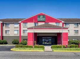 Evergreen Inn & Suites, hotel in Monroe