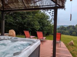 Chambre Coquelicot au calme, nature et authenticité du 18ème avec petit déjeuner inclus - FR-1-589-702, hotel v destinaci Moyenmoutier