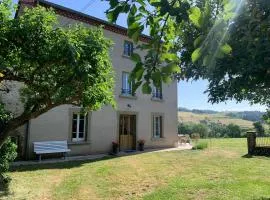 Gîte rénové campagne chic, 6 chambres pour 13 pers., jardin, terrasse, Haute-Loire - FR-1-582-527