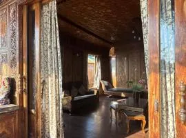BAKTOO palace PREMIUM HOUSEBOAT