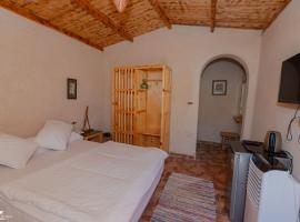 amazing room in siwa oasis, camping de luxo em Siwa