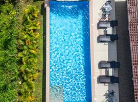 Royal River Suites & Spa Aparthotel, hotel v destinaci Mindo