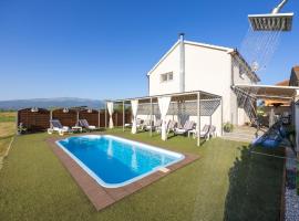 Gorgeous Home In Trilj, hotel di Trilj