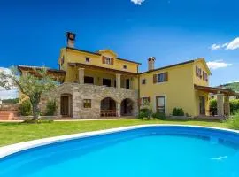 Stunning Home In Pazin