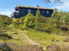 3 Bedroom Gorgeous Home In Tjørhom