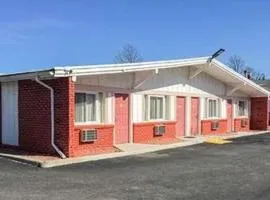 Travelodge by Wyndham Bay Shore Long Island