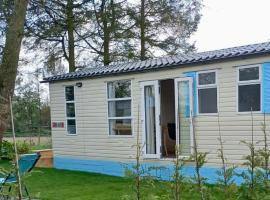 Ibiza chalet in natuurlijke omgeving, campsite in Bergen op Zoom