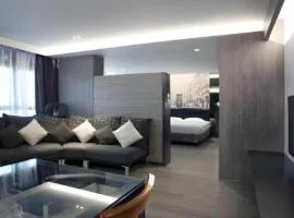M1 North Point Hotel