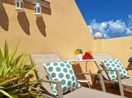 Ático fresco y luminoso con aparcamiento privado