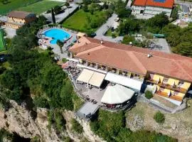 Terrazza del Brivido, Hotel Paradiso