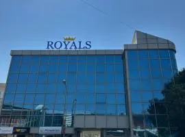 Royals, Mesi Bridge
