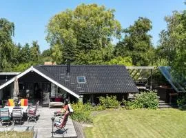 3 Bedroom Amazing Home In Dannemare