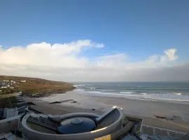 Tate Five Penthouse apartment with panoramic views of St Ives