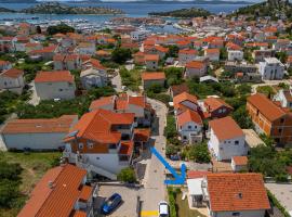 Apartmani Simona Tribunj, hotel in Tribunj