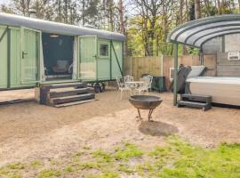 The Train Carriage, hotel u gradu NWI