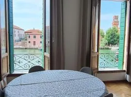 Moretti flat Canal View