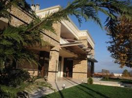 Agapi Luxury Hotel, hotel in Kato Loutraki