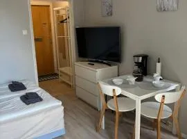 Foliate Living Verso