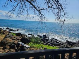 Absolute Oceanfront Tourist Park, Cottage in Bargara
