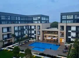 Elite Luxury Suites at Embassy Gardens
