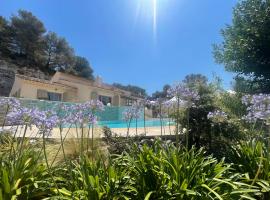 La villa des Carriers- maison avec piscine proche mer, hotel v destinaci Roquefort Les Pins