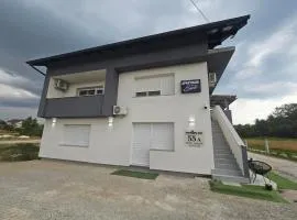 ENA 1&2 - BIG free parking 2200 m2 -suitable for BOATs, TRUCKs, VANs