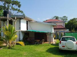 Villa 1200m2 de jardin "100m plage", ξενοδοχείο σε Kribi