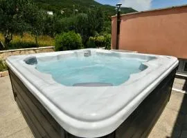 Oasis of peace with jacuzzi