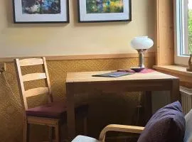 Wandergesellenzimmer mit Bad und Küche