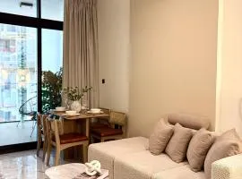 Comfortable 1 Bedroom with Balcony Vista 1