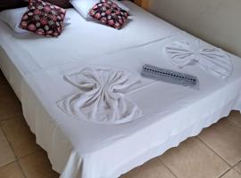 Suítes Praia das Toninhas, hotel v destinaci Ubatuba