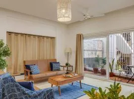 Spacious 3 BHK apartment in Shanti Nagar