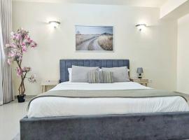 Paradise Villa In Hydra Ad&dxb, hotel v destinaci Abu Dhabi
