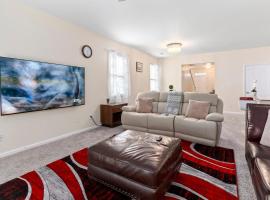 5BR Oasis with 3 Spa-Like Baths, hotel a Riverdale