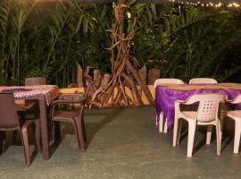 Habitación grupal en San Carlos con Desayuno incluído y acceso al rio, hotel v destinaci San Carlos