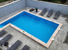 PANORAMA family hotel，位于泰拉维的酒店