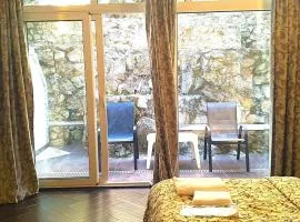 AZURA BAY HOTEL & Lounge