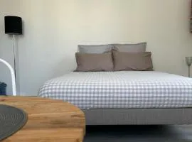Studio élégant, central, pour 2 personnes