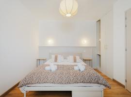 La Baie - Appartement de charme entièrement équipé à 5min du Mont St Michel, hotel in Pontorson