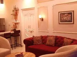 Juhi's Nest-A Royal suite