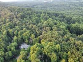 Stone Leaf Farm Private Nature Retreat with Pool, Waterfalls, Orchards & Gardens