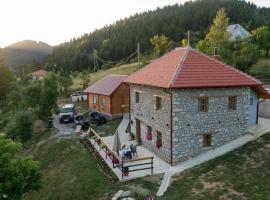 Kula 1960 Stone House, hotel com estacionamento em Rožaje