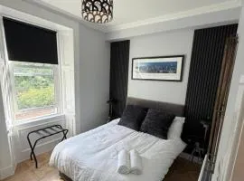 Cosy Perth Apartment - City Comforts