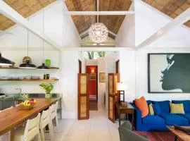 Art Bungalow Walking Distance To The Beach