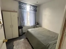 ROOM IN HARROW ON THE Hill