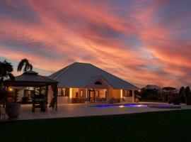 TheFairway 6BRFamilyVilla 20-24ppl Pool Slide Tub, hotel v destinaci Lowlands