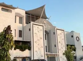 Hotel Leblanc Suites