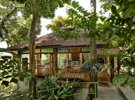 Ambong Rainforest Retreat, hotell i Pantai Cenang