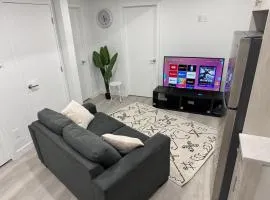 Cozy Inn new basemt wt sep entrance contains 1 bdrm and den for up to 4 guests