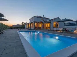 Awesome Home In Sibenik With Wifi